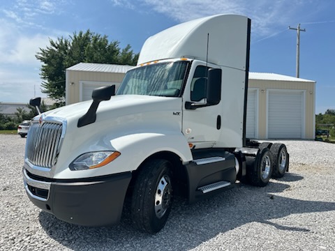 2021 International LT625 6month/Unlimited miles Engine, Aftertreatment, Trans & Rears Great Financing available!!!