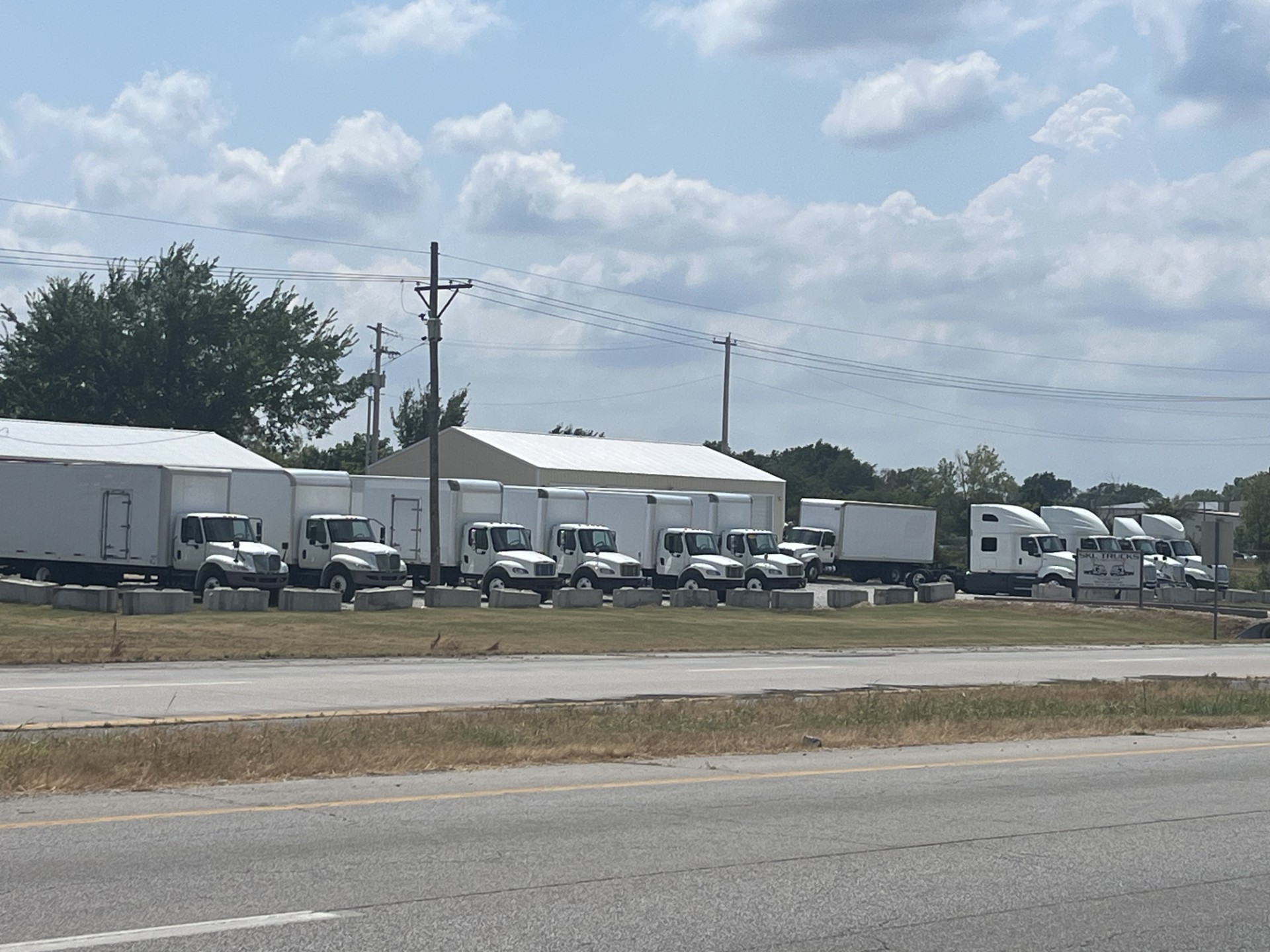 SKL Trucks LLC team